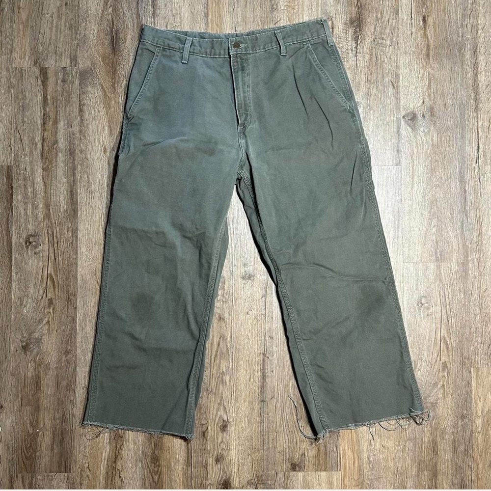 Cropped Green Carhartt pants